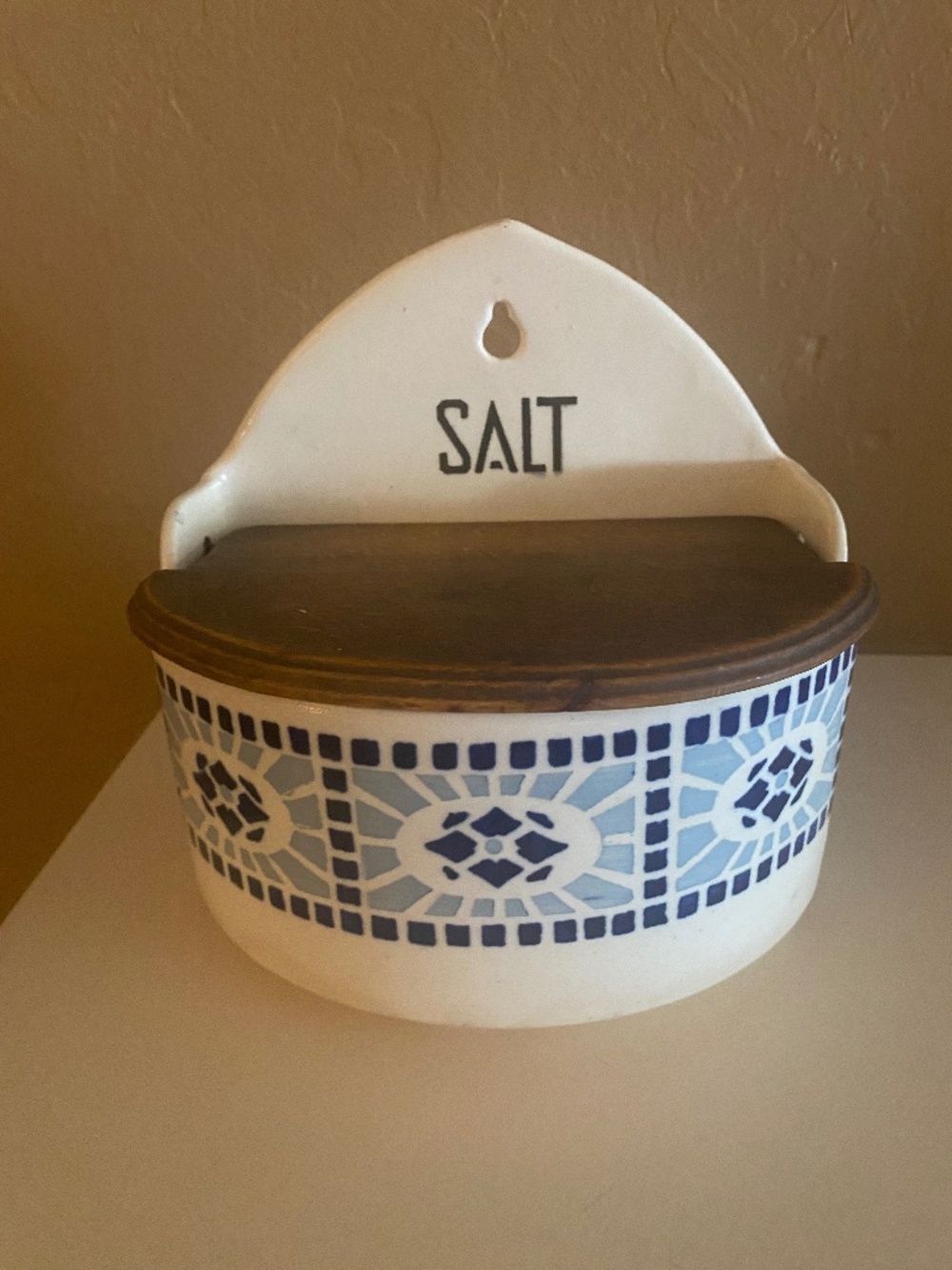 VINTAGE SALT BOX CERAMIC W/WOOD LID CZECHOSLOVAKIA YVONNE 360 GEOMETRIC BLUE